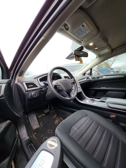 Used 2020 Ford Fusion SE image 8