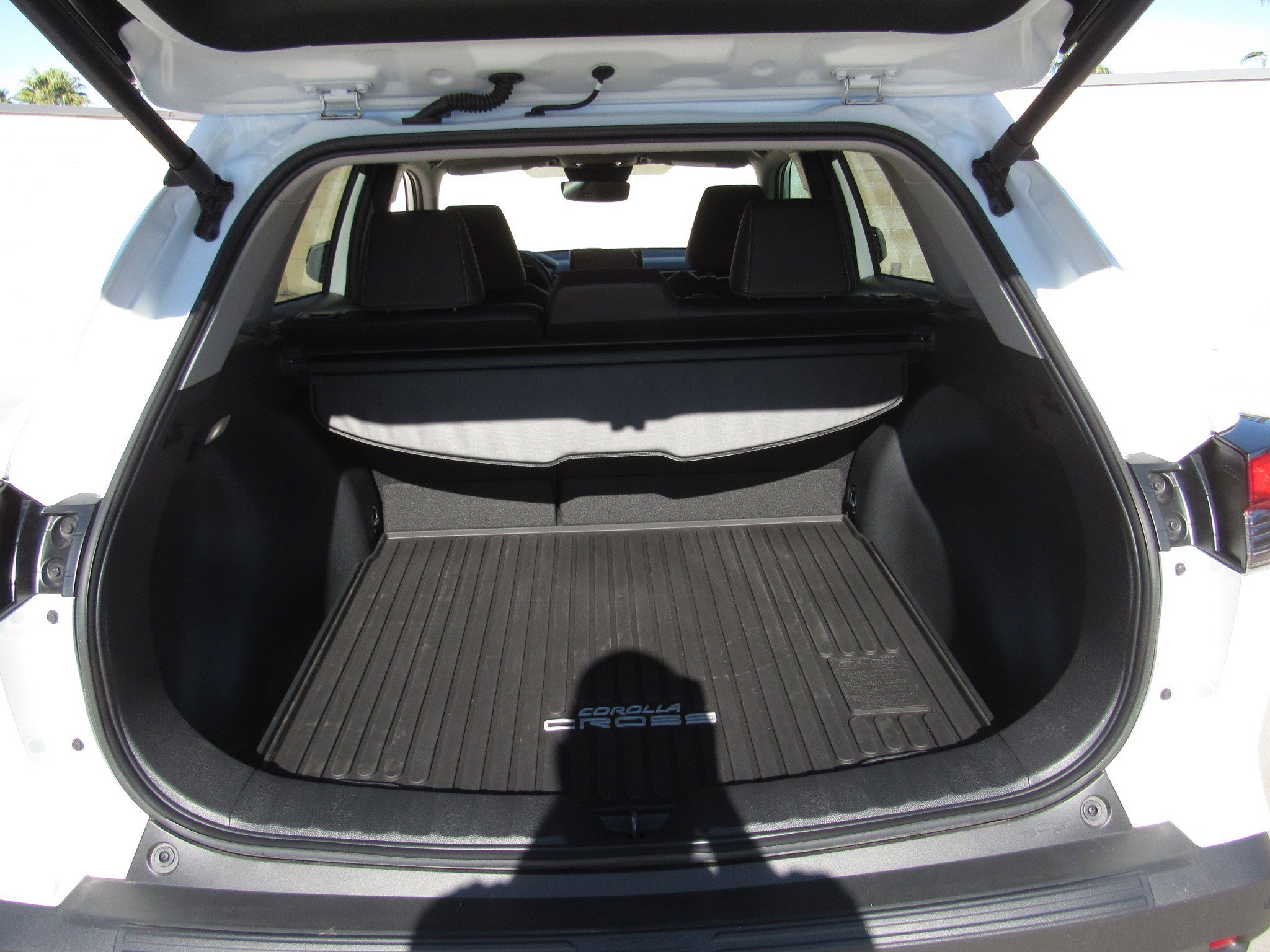 Used 2025 Toyota Corolla Cross XLE image 13