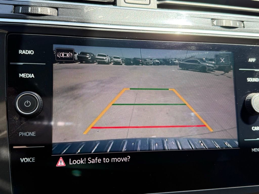 Used 2022 Volkswagen Tiguan SE FWD image 9