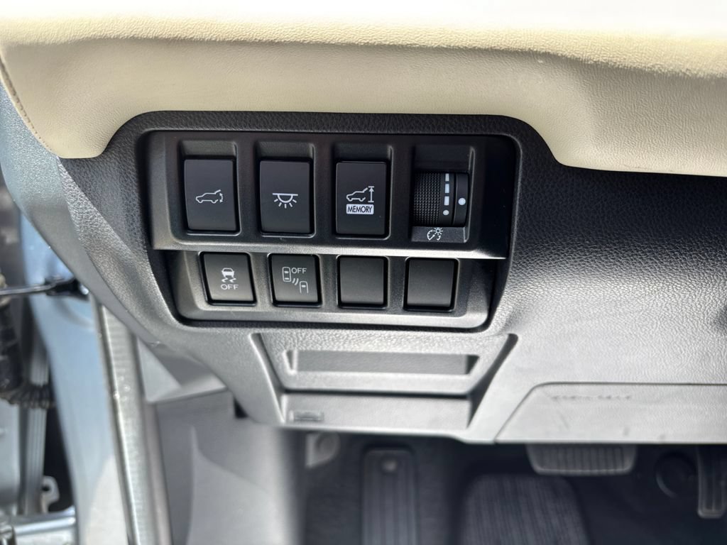 Used 2022 Subaru Ascent Limited AWD/4WD image 31