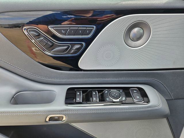 Used 2020 Lincoln Aviator Reserve w/ Equipment Group 201A RWD image 13