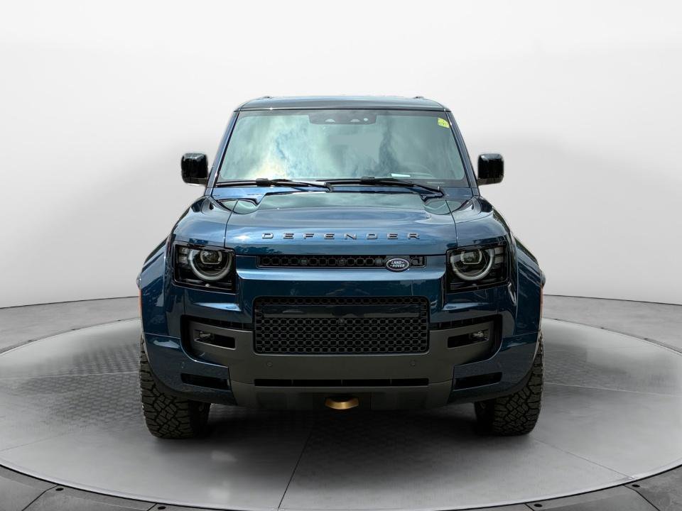 New 2026 Land Rover Defender 110 AWD/4WD image 2