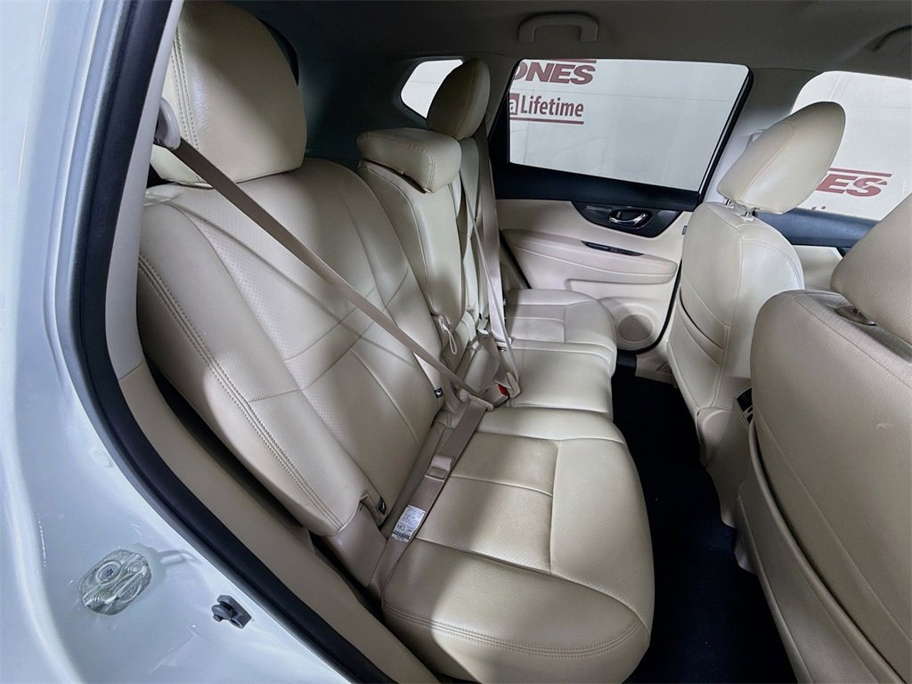 Used 2020 Nissan Rogue SV image 29