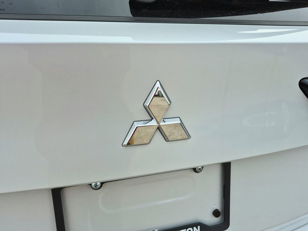 New 2026 Mitsubishi Outlander SE image 12