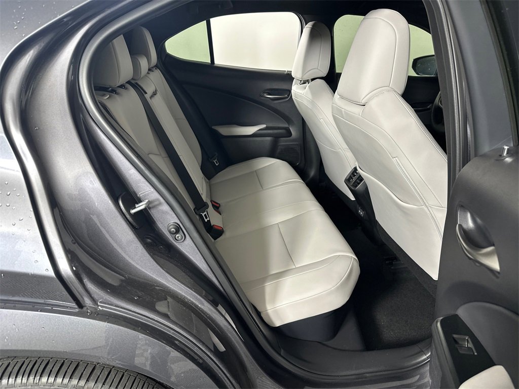 Used 2025 Lexus UX 300h FWD image 15