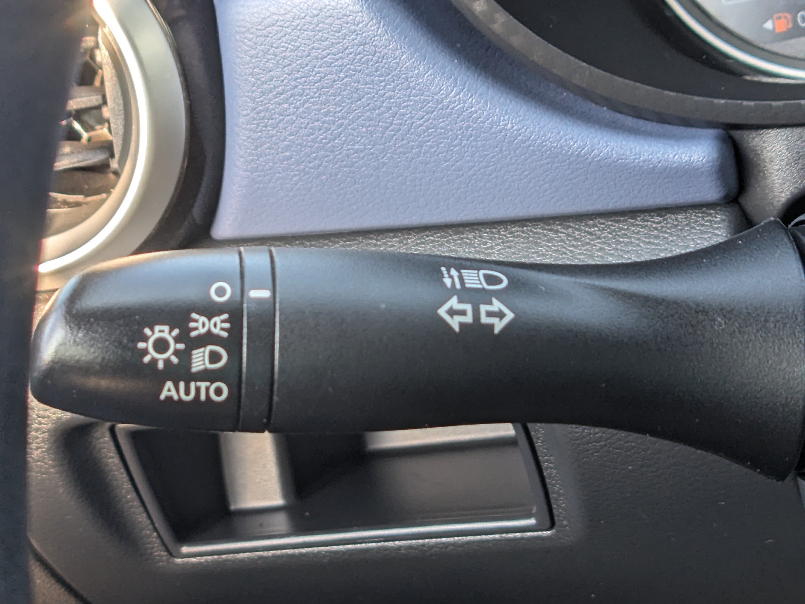 Used 2024 Nissan Versa SV FWD image 27