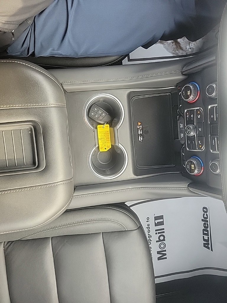 Used 2024 Chevrolet Suburban Z71 w/ Luxury Package image 22