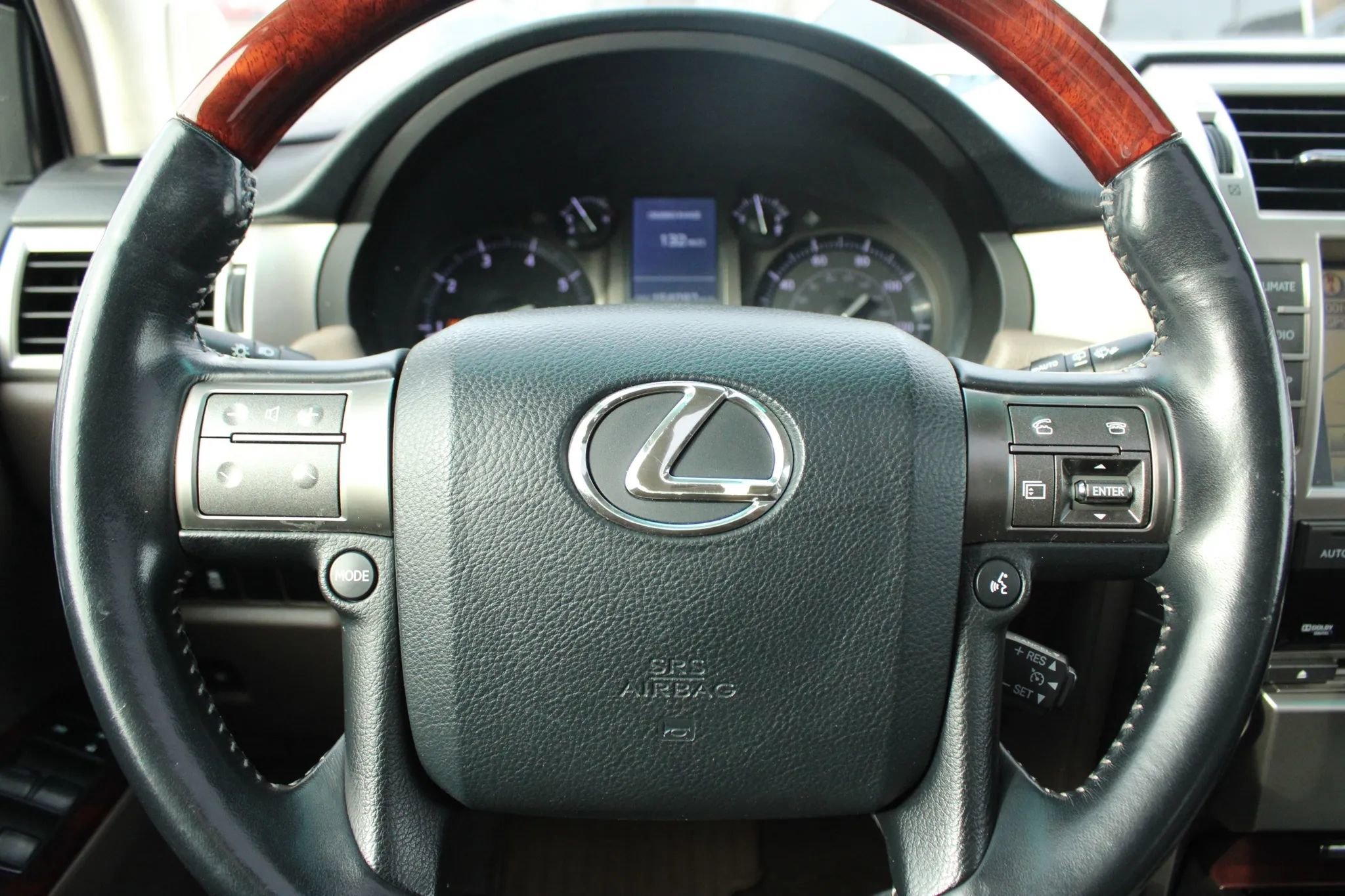 Used 2011 Lexus GX 460 image 32