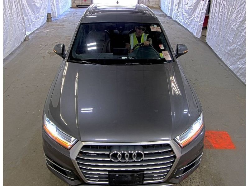 Used 2018 Audi Q7 3.0T Premium Plus w/ Premium Plus Package AWD/4WD image 2