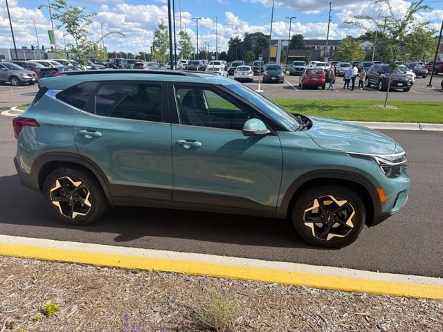 Used 2024 Kia Seltos EX AWD/4WD image 9