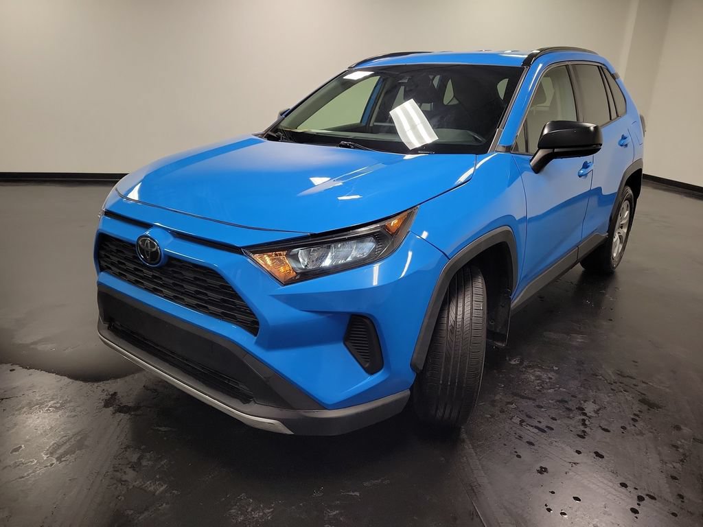 Used 2019 Toyota RAV4 LE w/ All Weather Liner Package AWD/4WD image 4