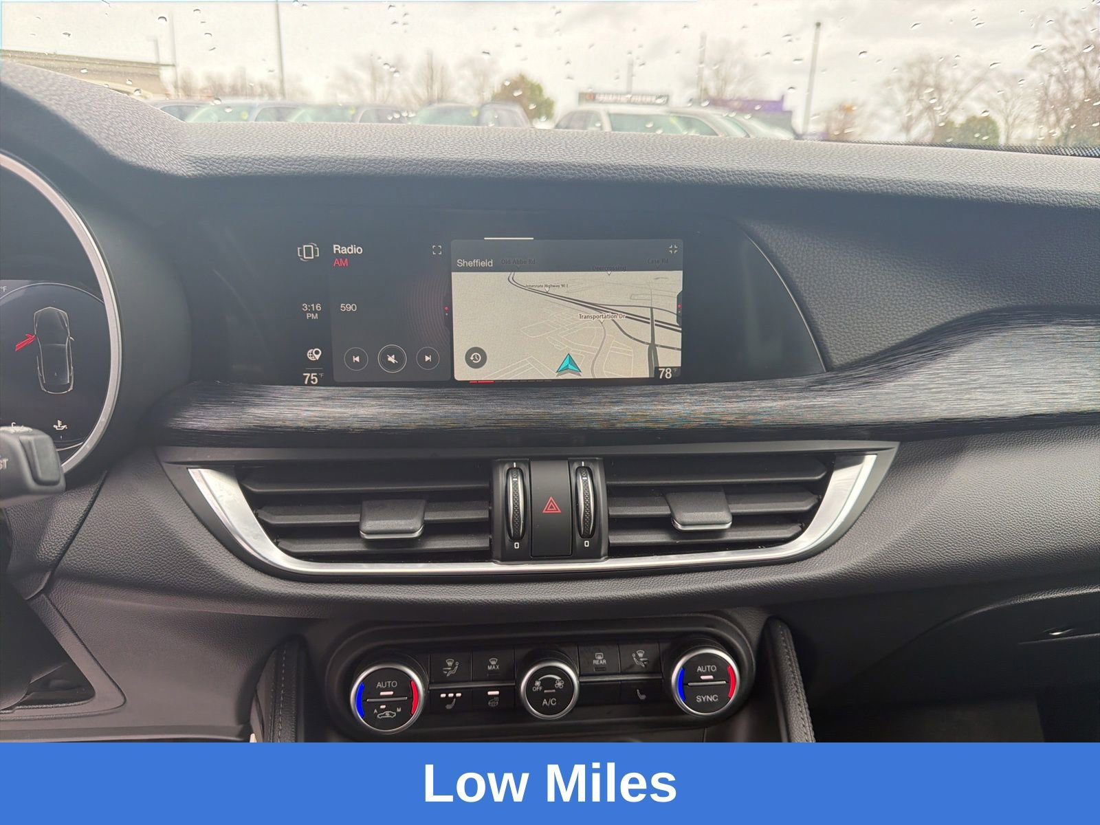 Used 2024 Alfa Romeo Stelvio Sprint image 14