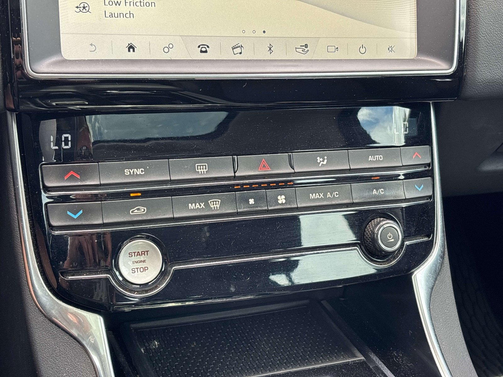 Used 2019 Jaguar XE RWD image 24