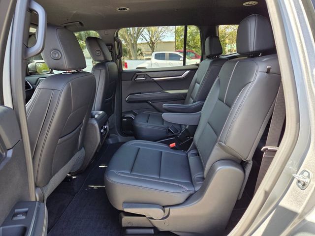 Used 2026 GMC Acadia Elevation w/ Elevation Premium Package image 13