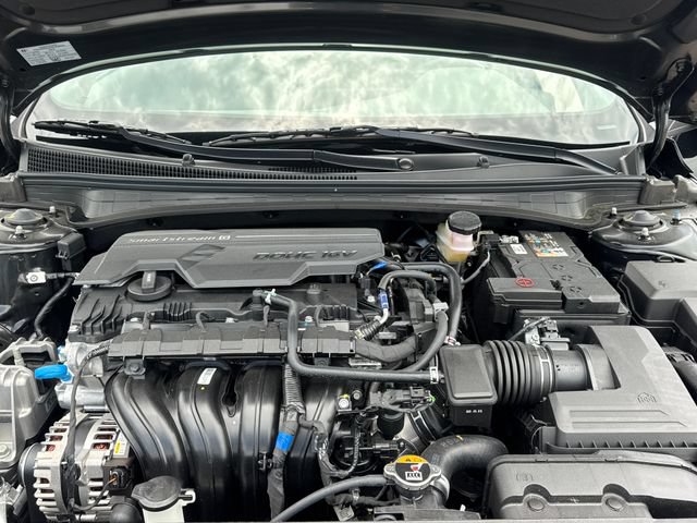 New 2026 Hyundai Elantra SE FWD image 21
