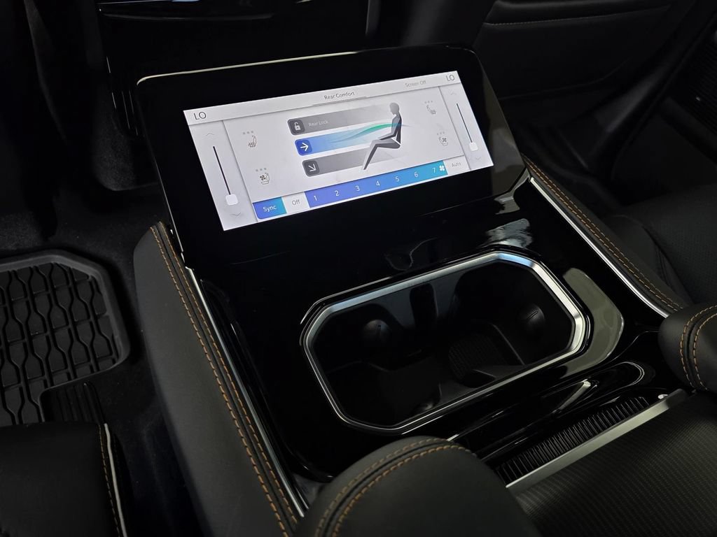 New 2026 Jeep Grand Wagoneer L Summit AWD/4WD image 12