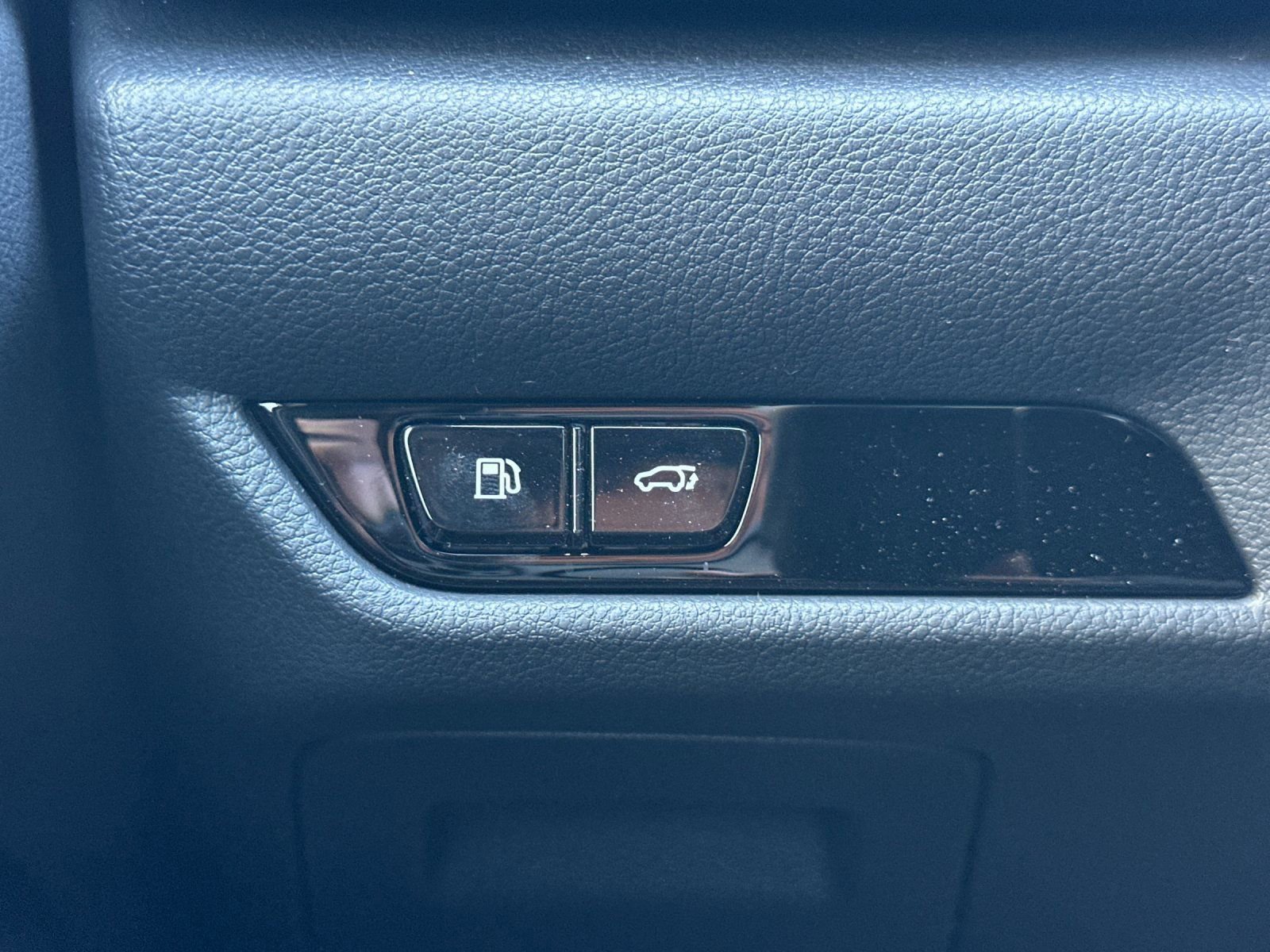 Used 2026 Lexus NX 450h+ F Sport w/ Accessory Package (2T) AWD/4WD image 30