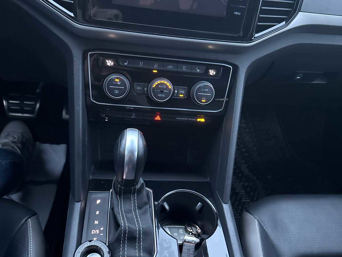 Used 2021 Volkswagen Atlas Cross Sport SEL Premium w/ Luggage Net & Mats Package image 10