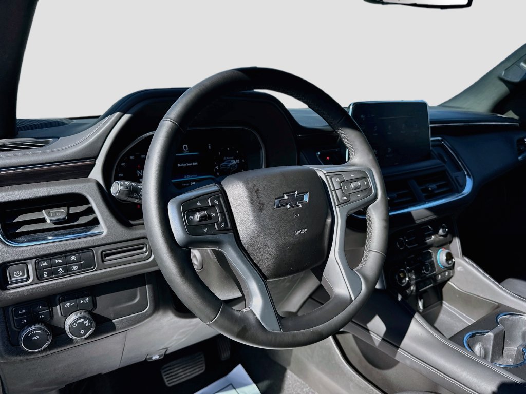 Used 2023 Chevrolet Tahoe Z71 w/ Luxury Package AWD/4WD image 9