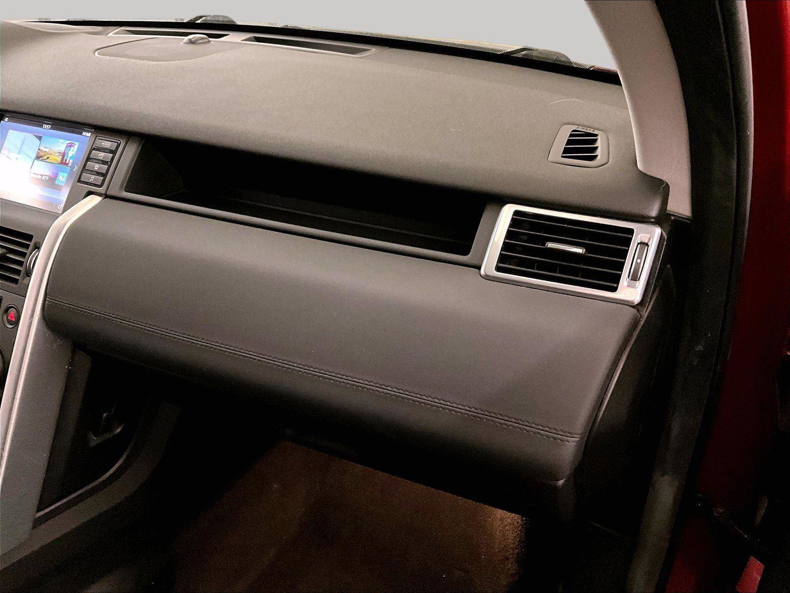 Used 2016 Land Rover Discovery Sport SE image 15