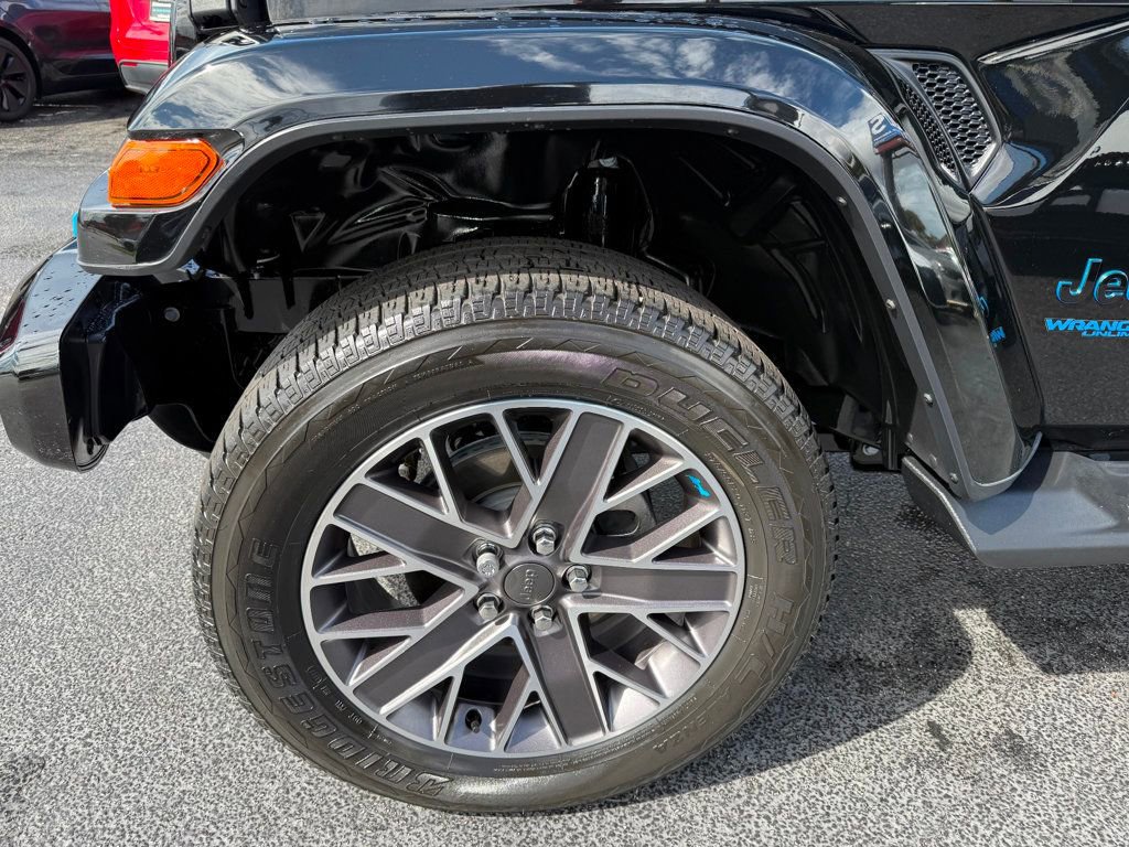 Used 2022 Jeep Wrangler Unlimited Sahara image 39