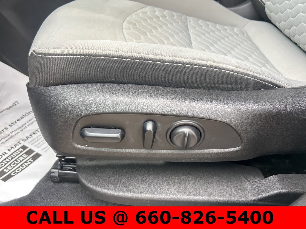 Used 2018 Chevrolet Equinox LT image 21