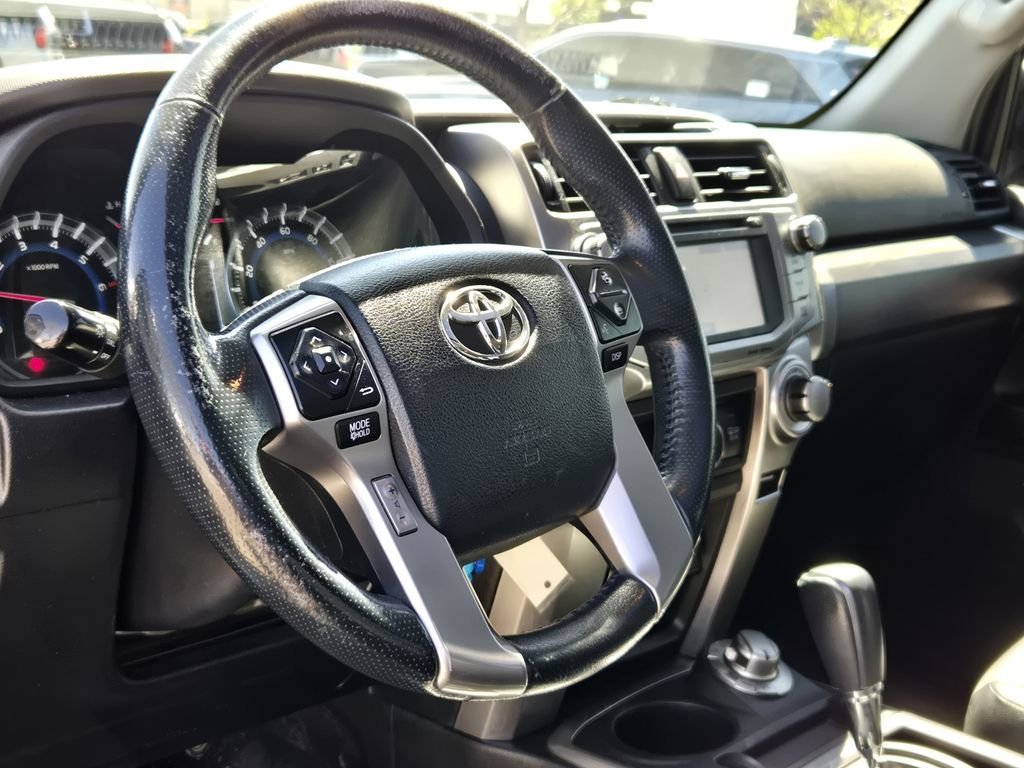 Used 2016 Toyota 4Runner SR5 Premium AWD/4WD image 4