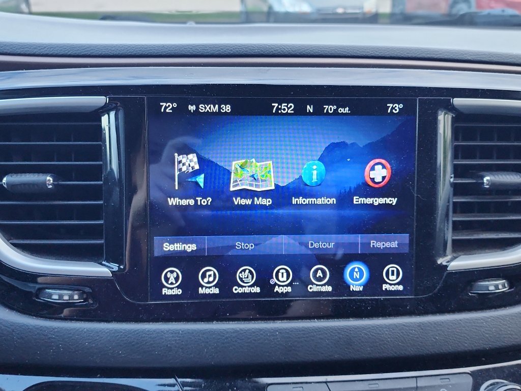 Used 2017 Chrysler Pacifica Touring-L w/ Tire & Wheel Group image 11