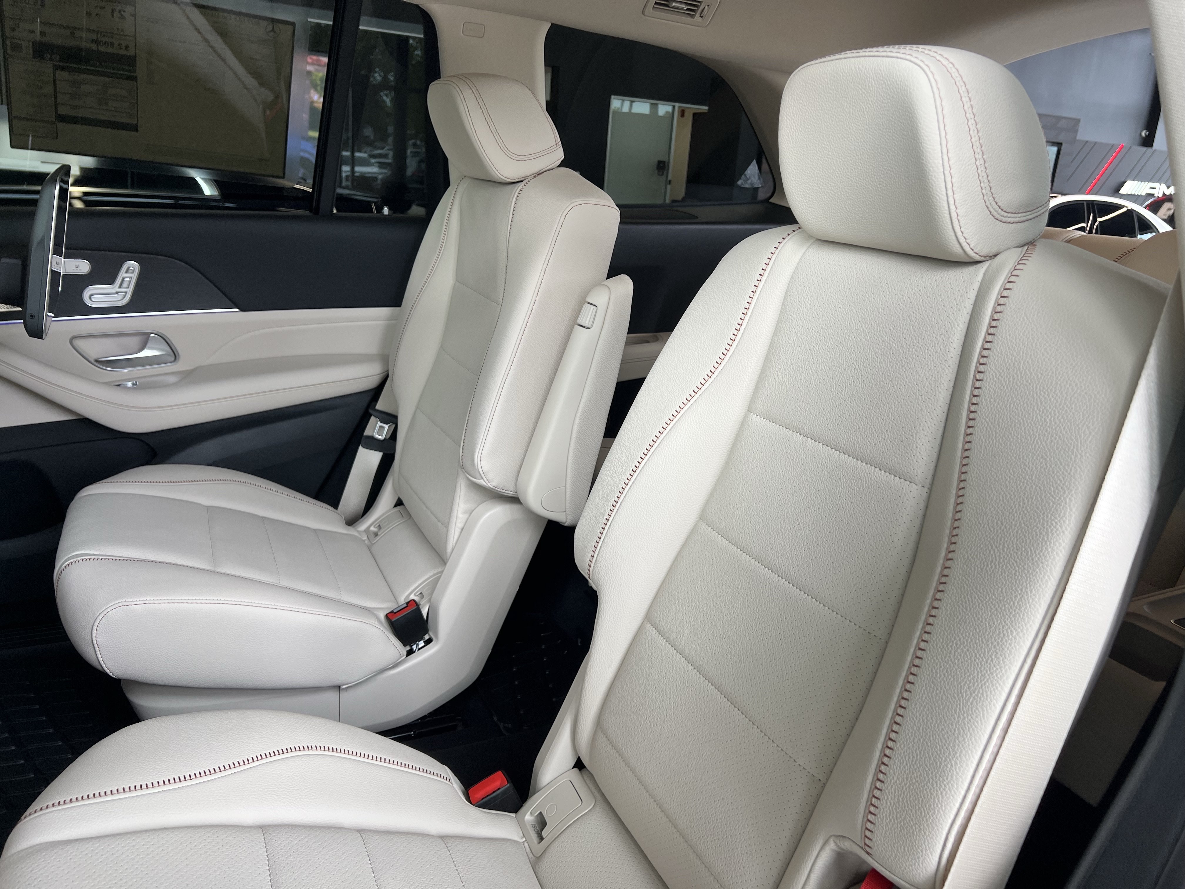 New 2027 Mercedes-Benz GLS 450 4MATIC image 32