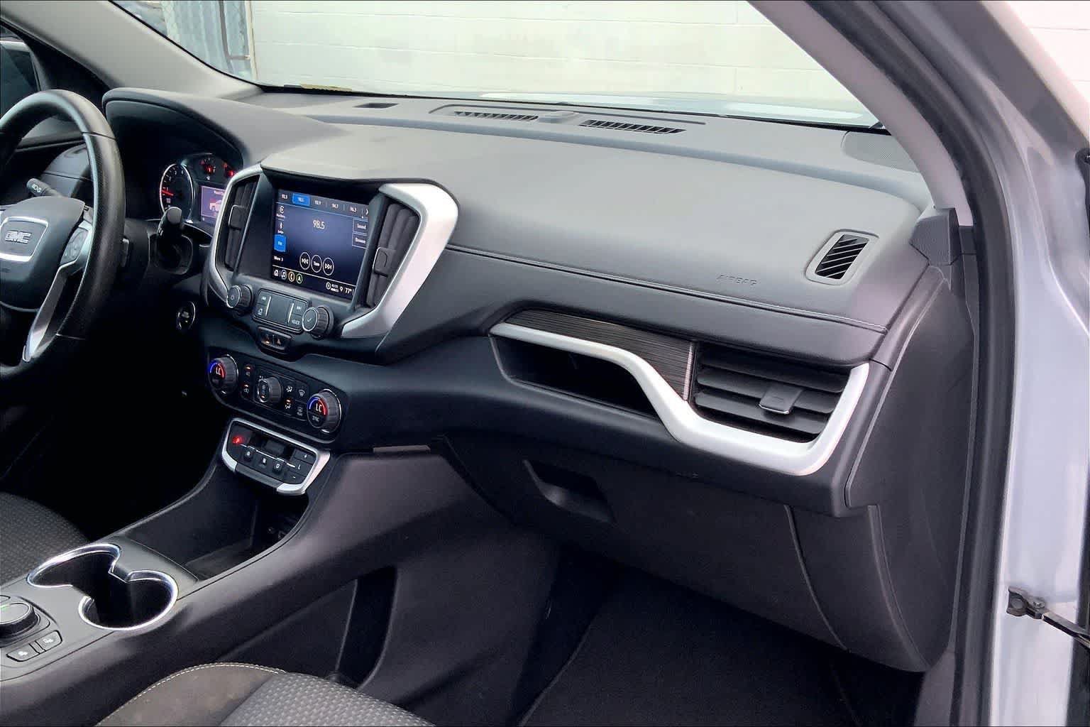 Used 2023 GMC Terrain SLE w/ Driver Convenience Package FWD image 23