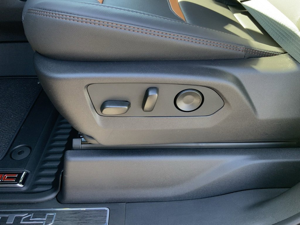 New 2026 GMC Sierra 3500 AT4 w/ AT4 Premium Plus Package image 34