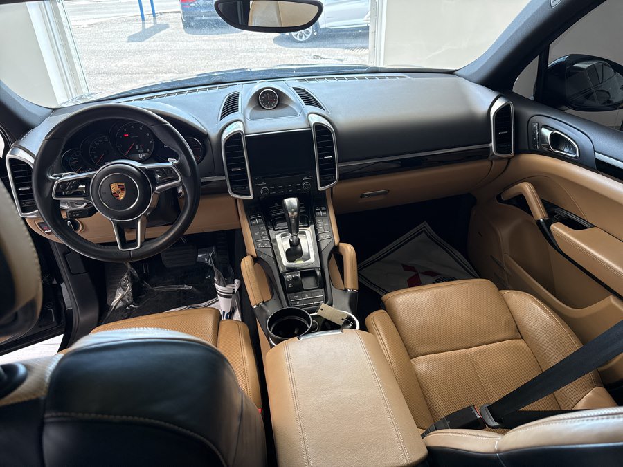 Used 2018 Porsche Cayenne Platinum Edition AWD/4WD image 11