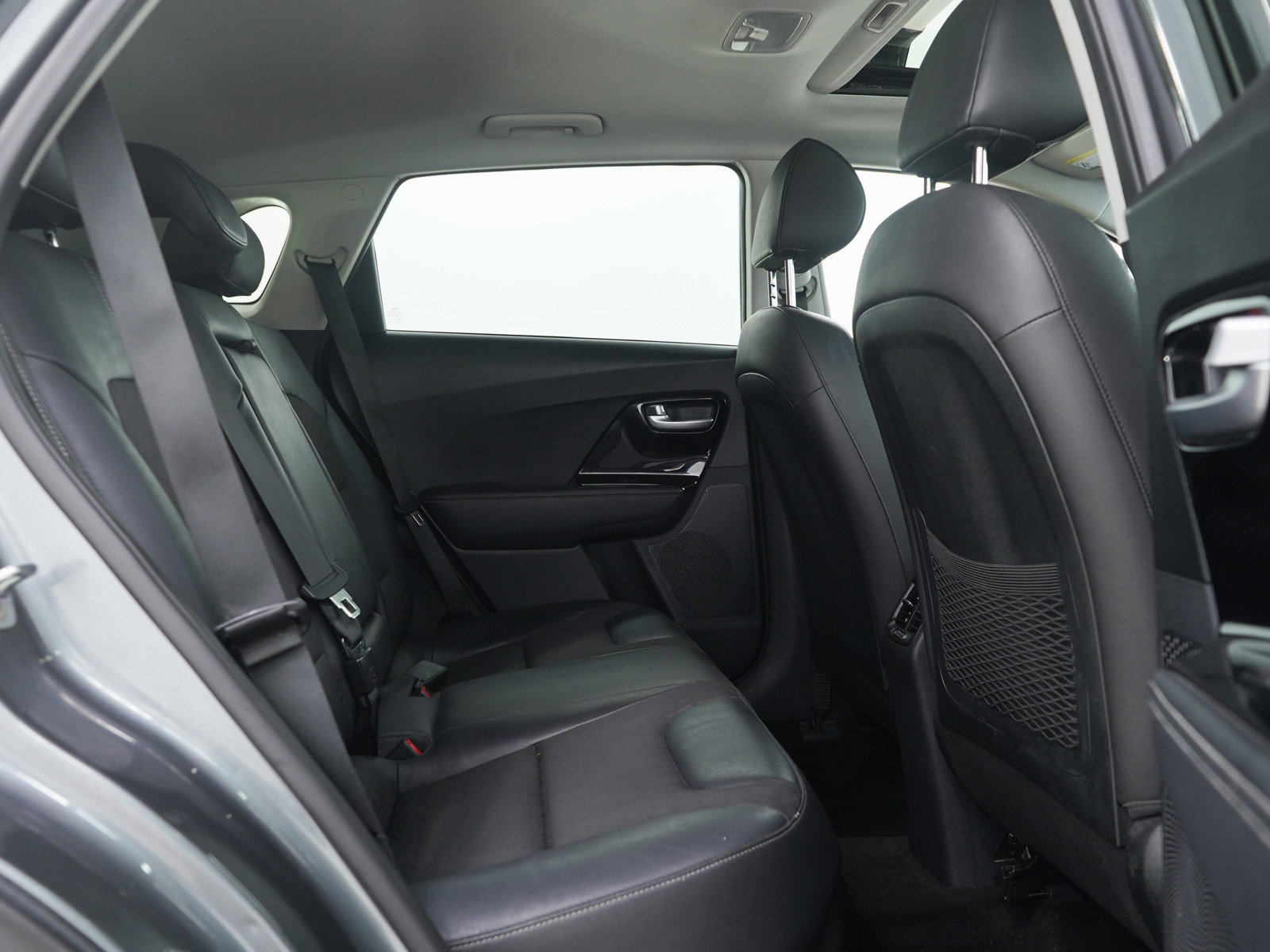 Used 2017 Kia Niro EX image 12