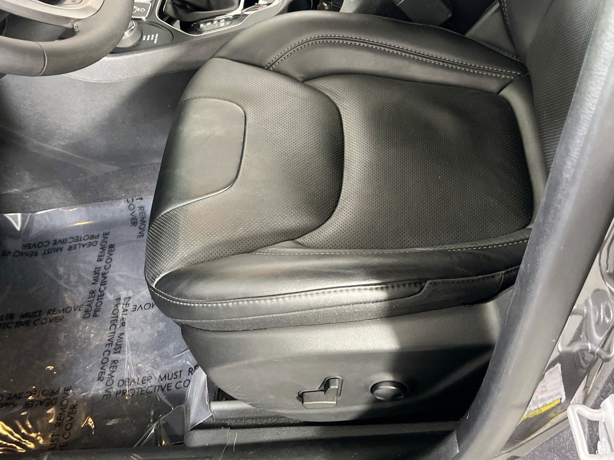 Used 2022 Jeep Cherokee Limited AWD/4WD image 18