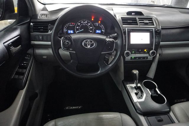 Used 2013 Toyota Camry LE image 10