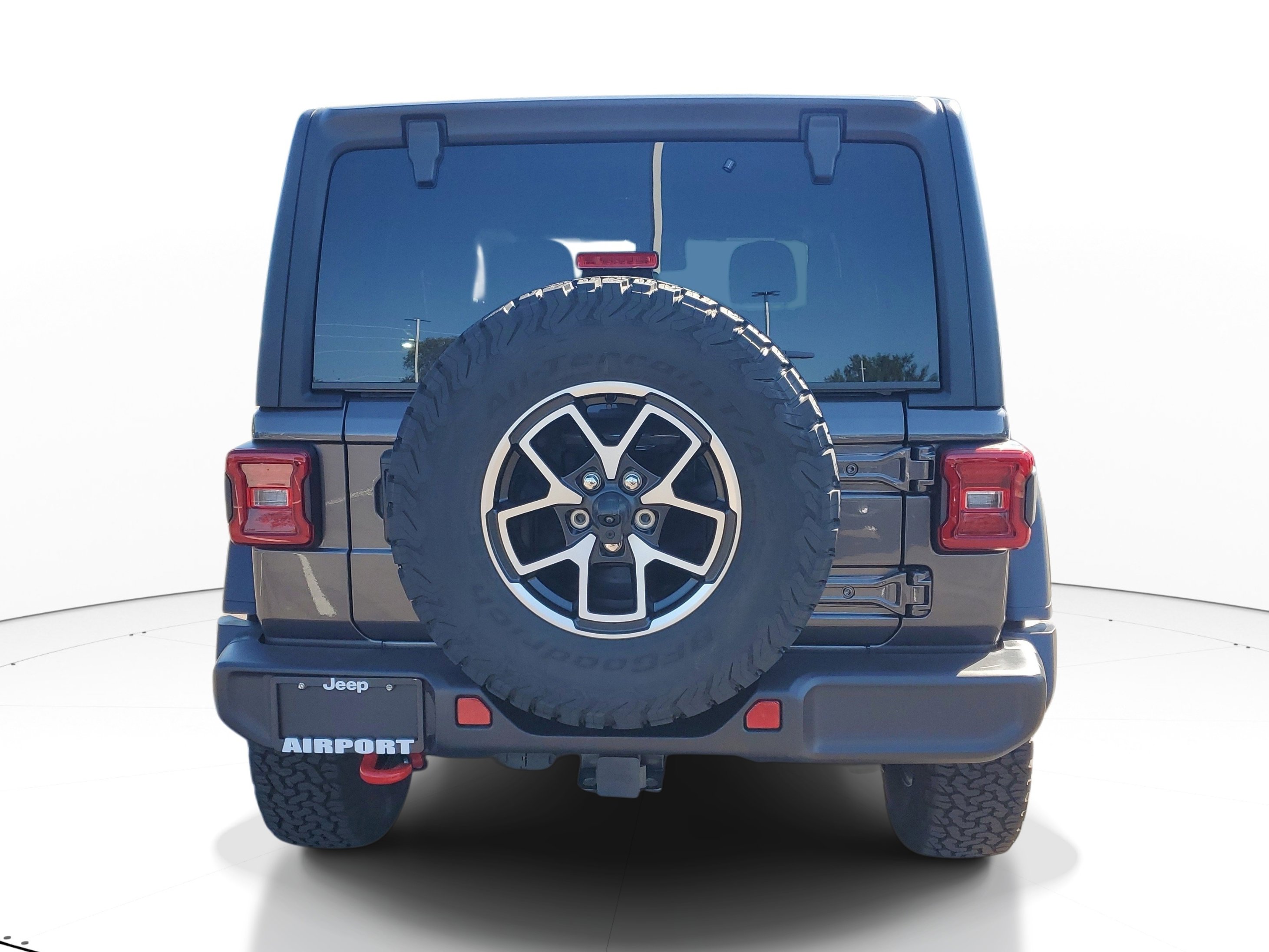 Used 2025 Jeep Wrangler Unlimited Rubicon w/ Convenience Group AWD/4WD image 6