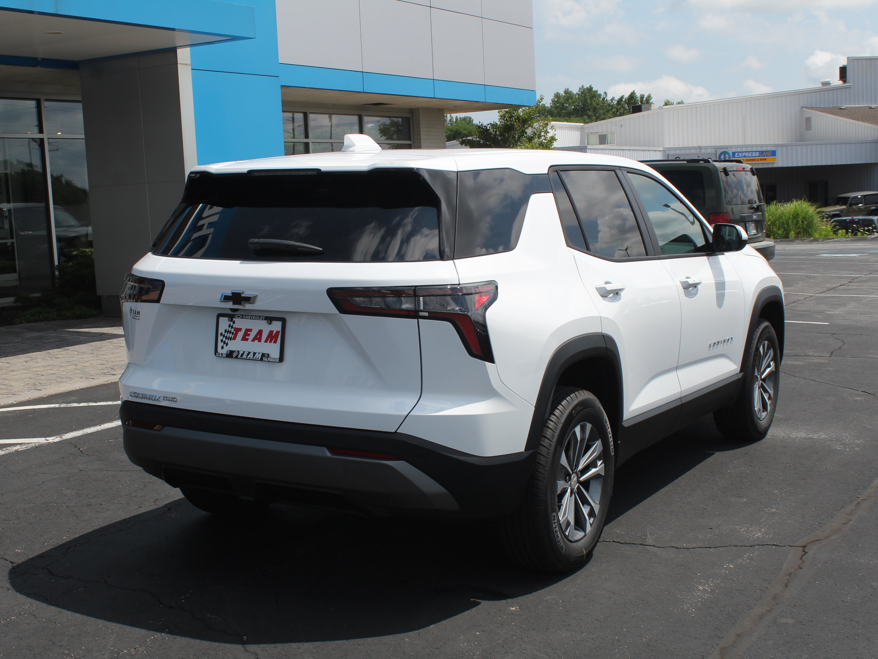 New 2027 Chevrolet Equinox LT AWD/4WD image 4