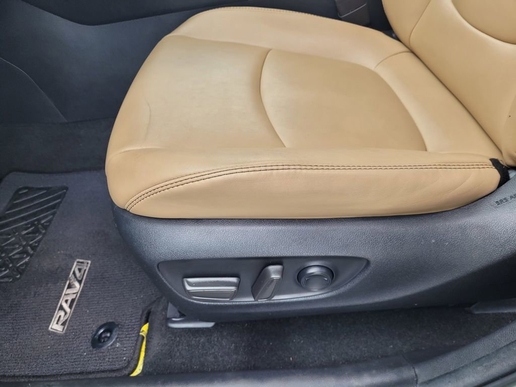 Used 2022 Toyota RAV4 XLE Premium w/ Carpet Mat Package (TMS) image 28