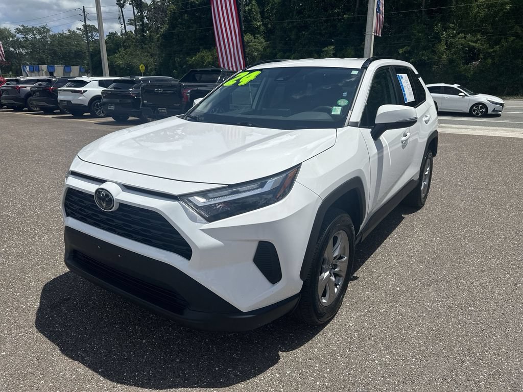 Used 2024 Toyota RAV4 XLE FWD image 12