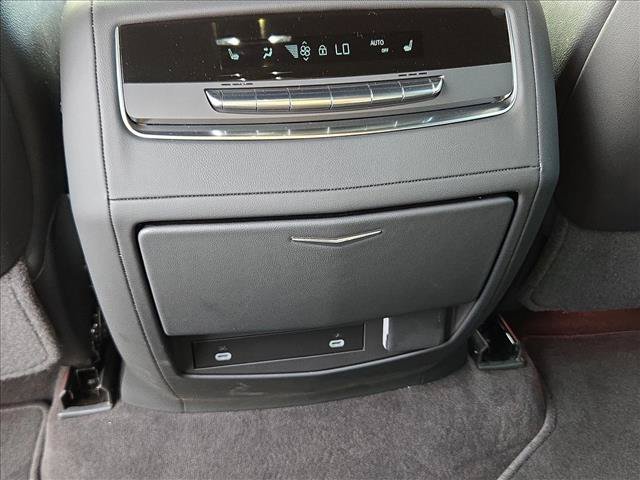 Used 2024 Cadillac Escalade Luxury RWD image 17