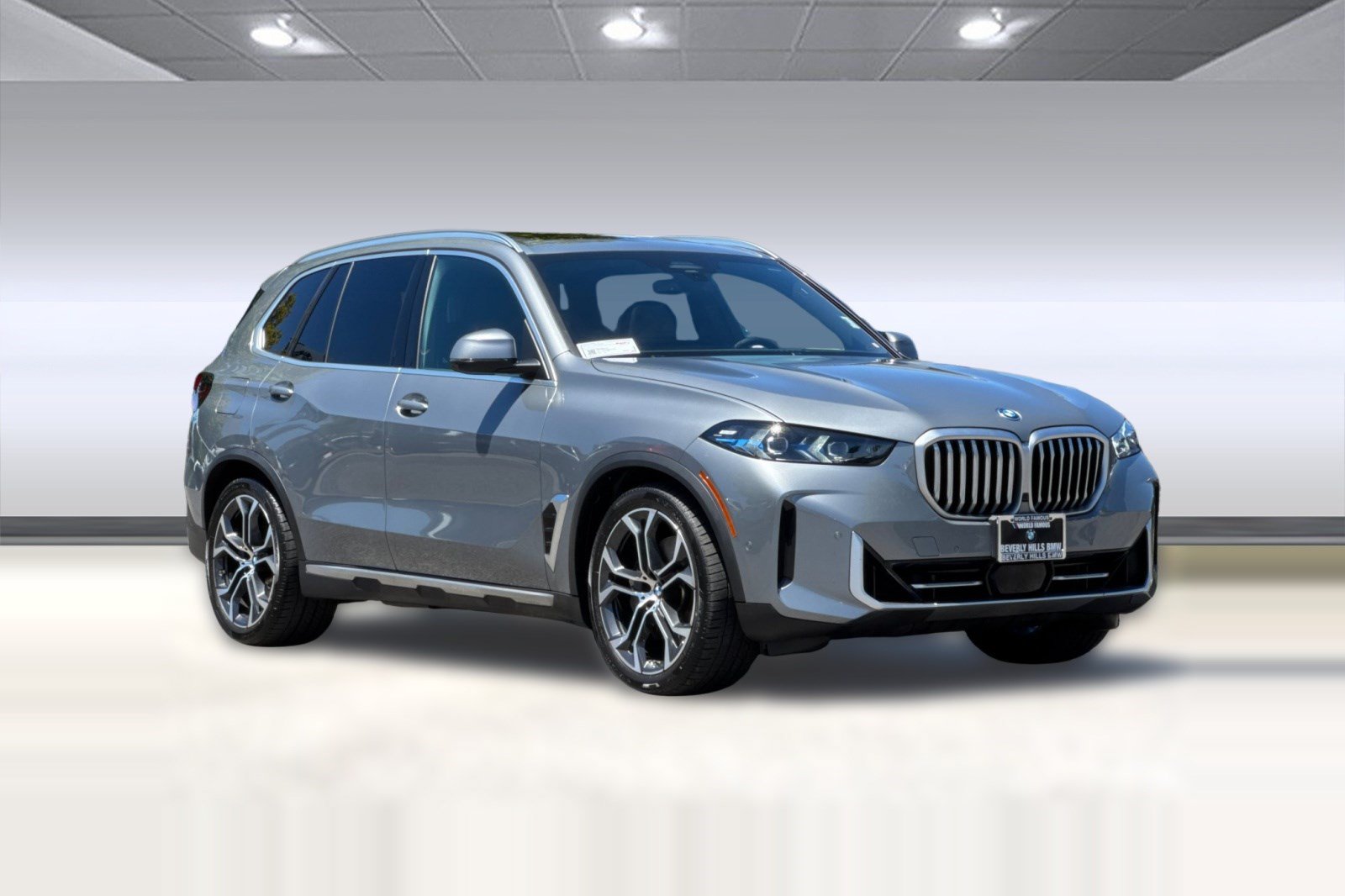 Used 2026 BMW X5 xDrive50e w/ Climate Comfort Package AWD/4WD image 7