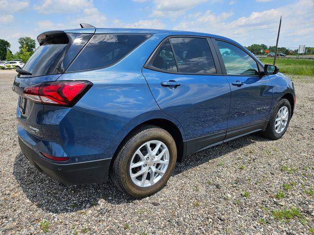 Used 2024 Chevrolet Equinox LS w/ LS Convenience Package AWD/4WD image 7