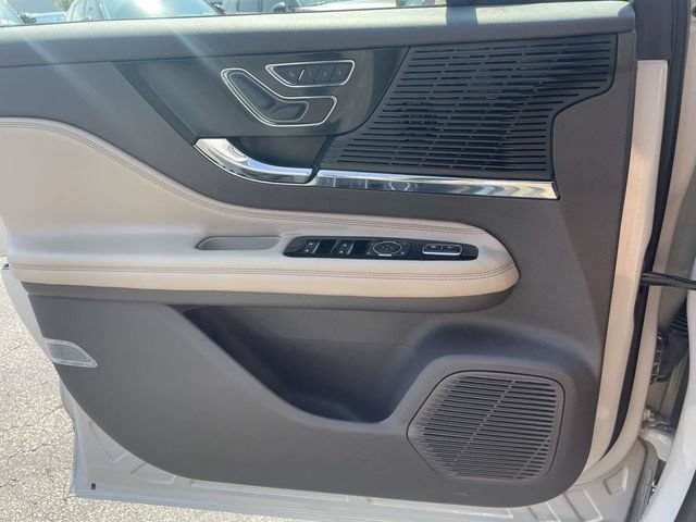 Used 2022 Lincoln Corsair AWD w/ Premium Package image 25