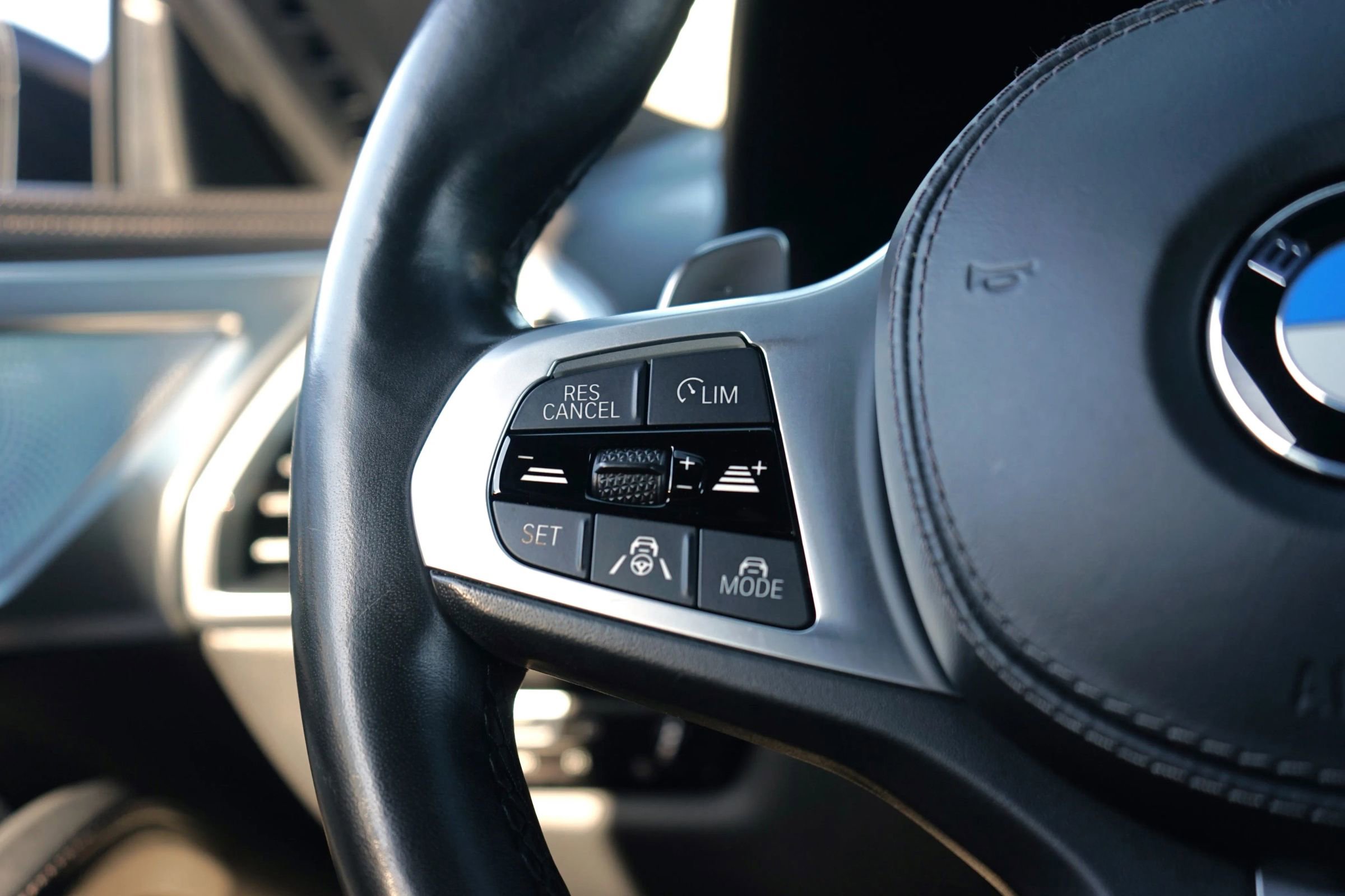 Used 2019 BMW M850i xDrive Convertible image 25