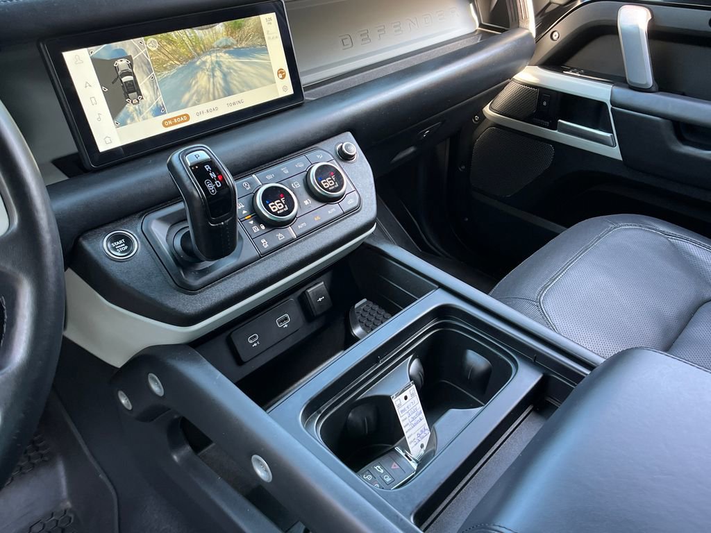 Used 2024 Land Rover Defender 110 X-Dynamic SE image 22