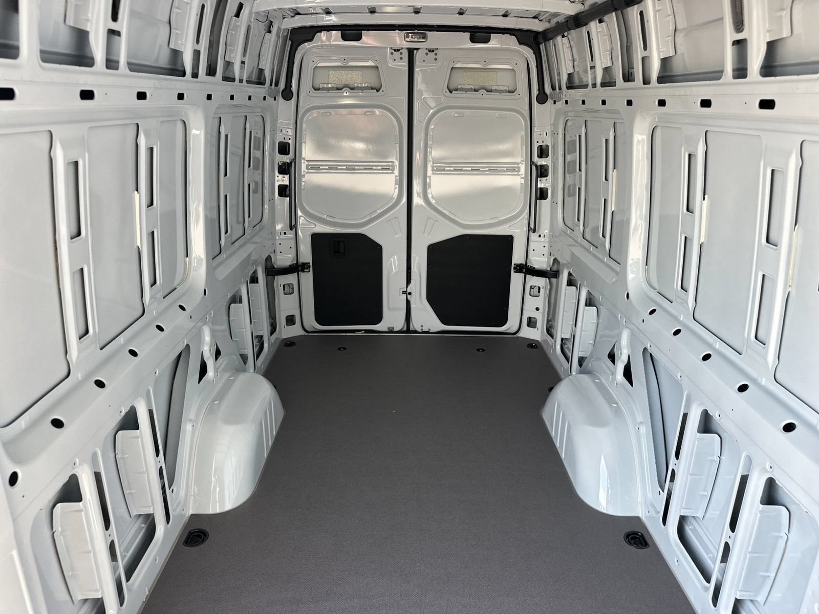 New 2025 Mercedes-Benz eSprinter 170 Cargo image 15