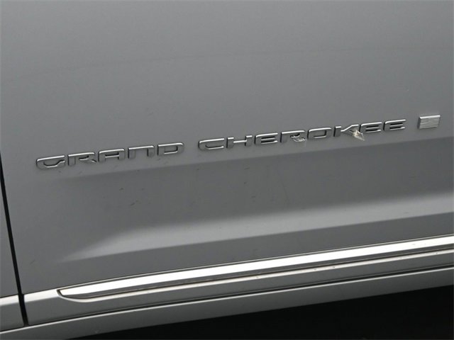 Used 2022 Jeep Grand Cherokee Summit w/ Trailer Tow Prep Group (B) image 13