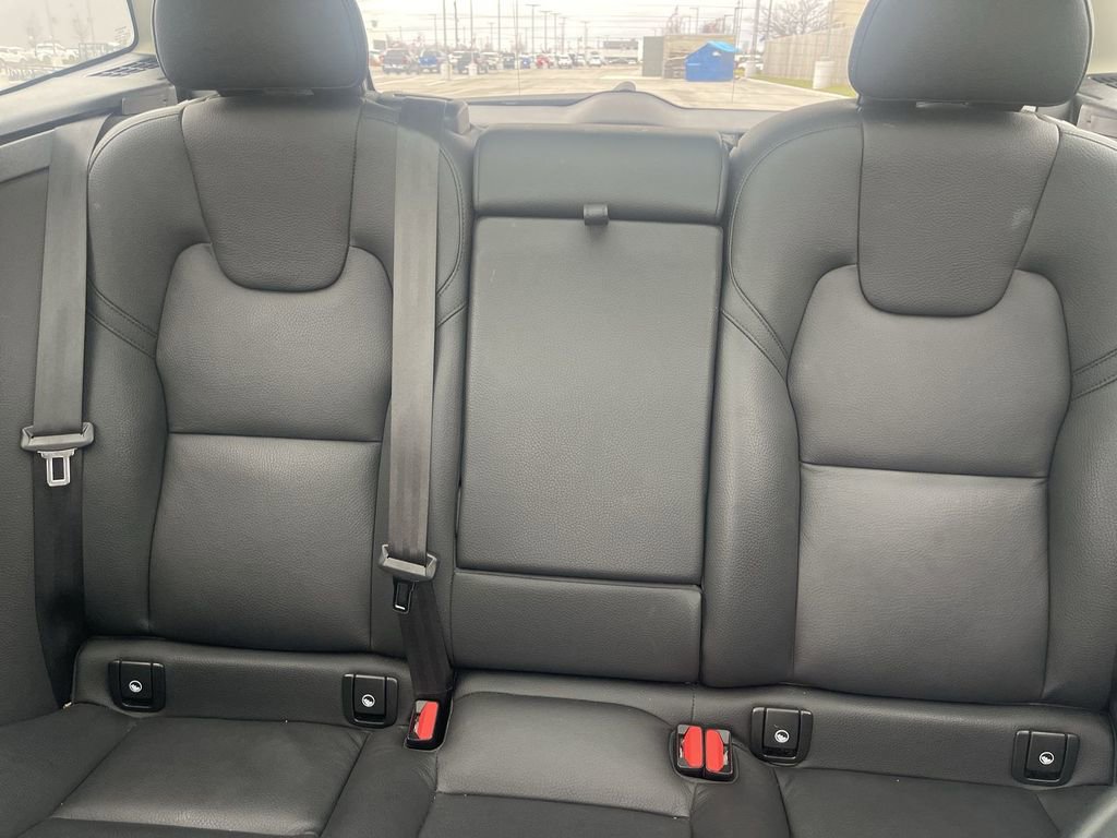 Used 2024 Volvo XC60 B5 Plus image 37