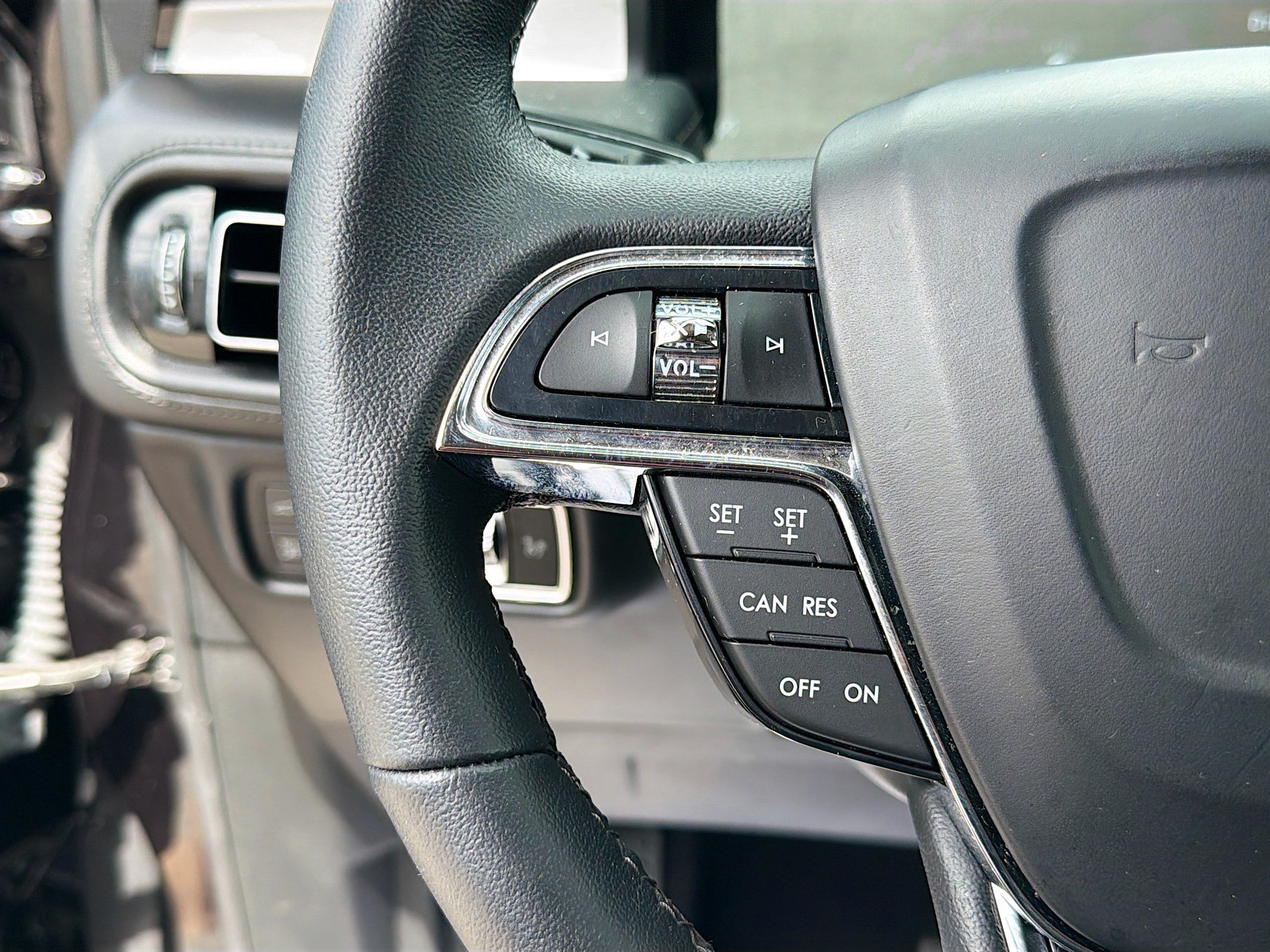Used 2022 Lincoln Nautilus FWD w/ Premium Package image 36