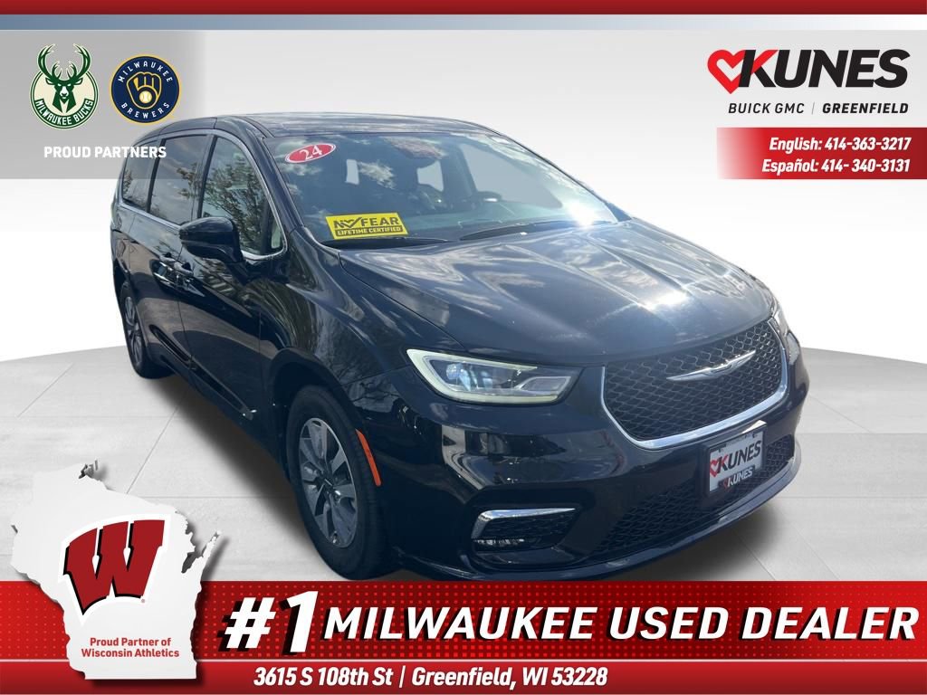 Used 2024 Chrysler Pacifica Limited FWD image 1